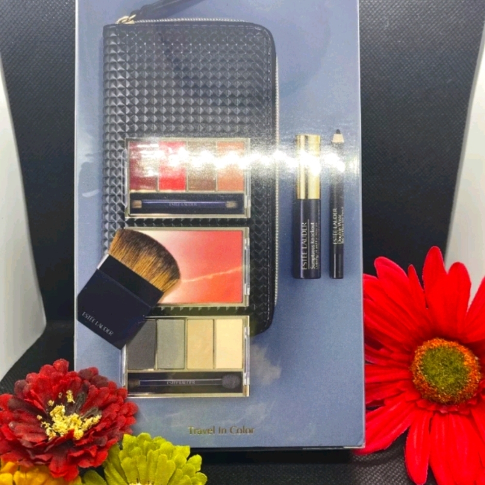 Estee lauder travel wristlet